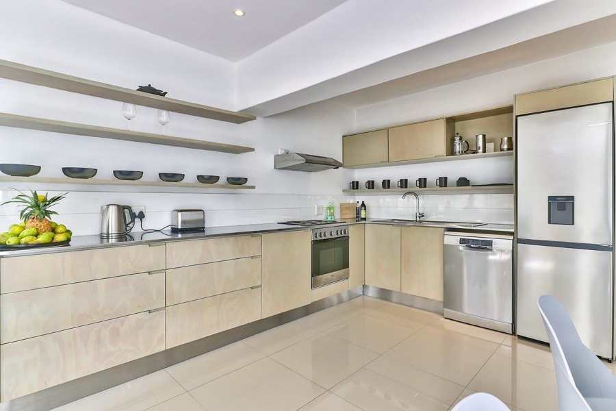 1 Bedroom Property for Sale in Sea Point Western Cape